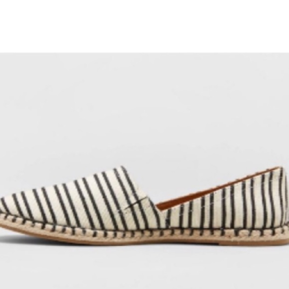 WOMEN’S ANDI ROUND TOE ESPADRILLE FLATS - Picture 2 of 6